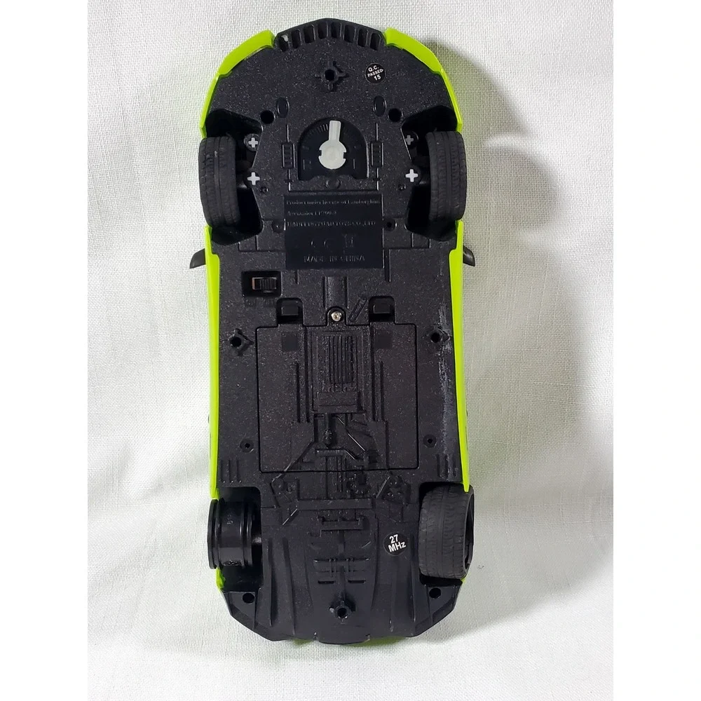 Licensed Lamborghini Aventador LP700-4 RC Green - NO REMOTE‎ - UNTESTED